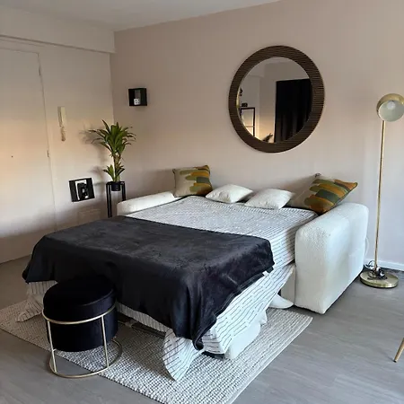 Avec Terrasse, Proche Et Centre アパート *